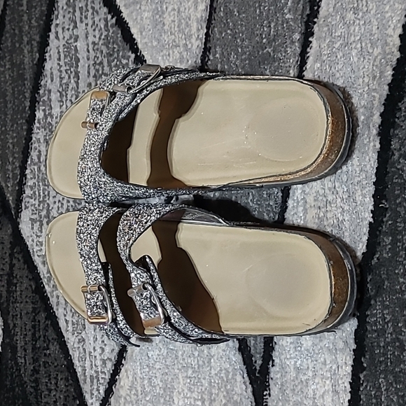 GLITTER SHINE SEQUINS DOUBLE STRAPS BUCKLE SANDALS - Picture 7 of 10